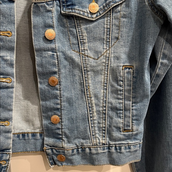 Forever 21 Light Blue Jean Jacket with Brass Accents - Picture 5 of 7
